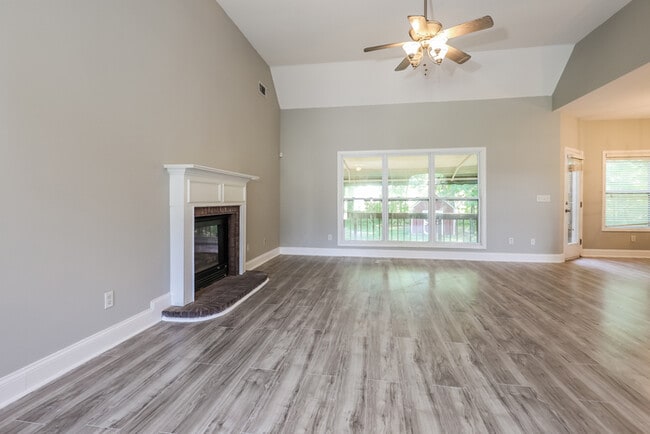 905 Vandiver Ct in Locust Grove, GA - Building Photo - Building Photo