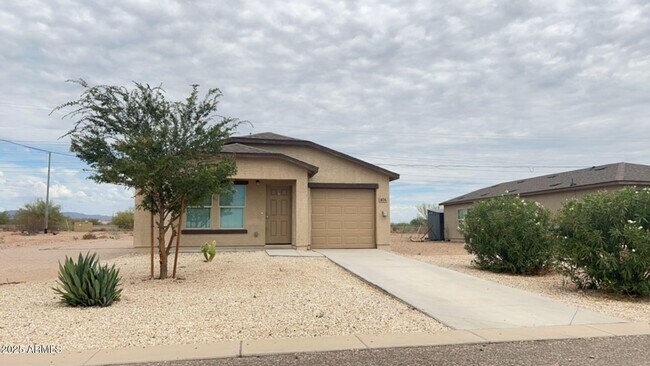 property at 476 Reizen Dr