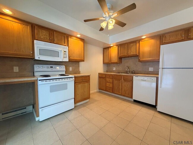 1915 Young St in Johnstown, PA - Building Photo - Building Photo