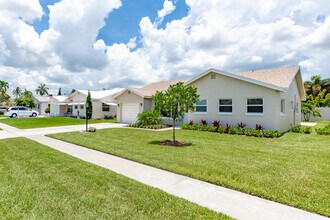 22766 SW 56th Ave in Boca Raton, FL - Building Photo - Building Photo
