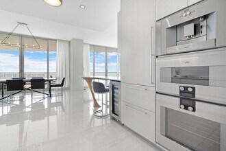 16901 Collins Ave in Sunny Isles Beach, FL - Building Photo - Building Photo