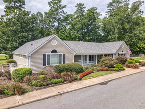 Woods of Jefferson in Newport News, VA - Building Photo - Building Photo