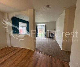 257 NW Laurella Ln in College Place, WA - Building Photo - Building Photo