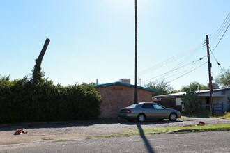1638-1644 N Sycamore Blvd in Tucson, AZ - Foto de edificio - Building Photo