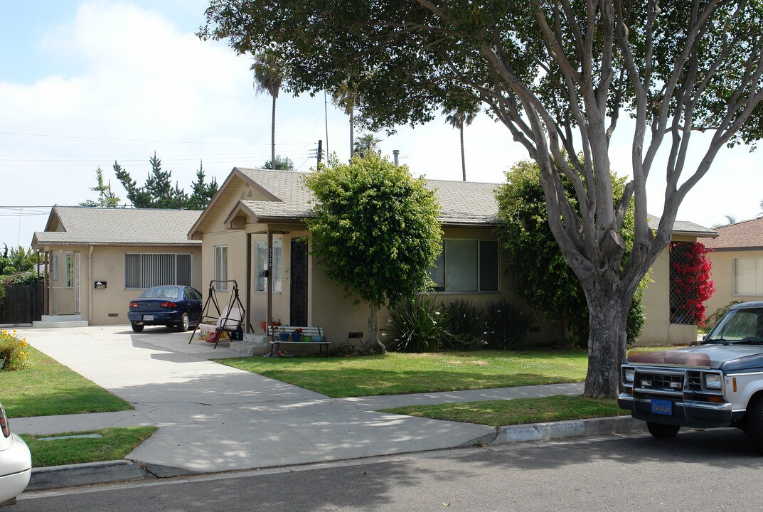 3724-3726 Birch St in Ventura, CA - Foto de edificio