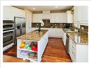 4845 Carriage Run Dr in San Diego, CA - Foto de edificio - Building Photo