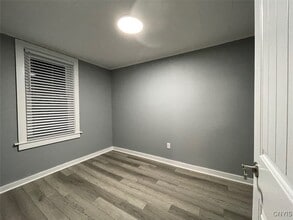 139 W Van Buren St in Oswego, NY - Building Photo - Building Photo