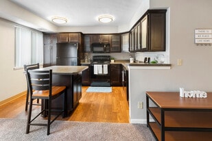 Glenwood Apartments in East Lansing, MI - Building Photo