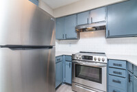 Creekside Apartment Homes in Fort Worth, TX - Building Photo - Building Photo