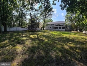 1 Radcliff Ct in Gloucester Township, NJ - Foto de edificio - Building Photo