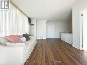 3975-3975 Grand Park Dr in Mississauga, ON - Building Photo - Building Photo