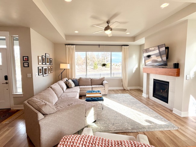 3215 NE Boulder Crk Dr in Bend, OR - Foto de edificio - Building Photo