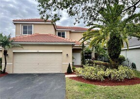 1113 Tupelo Way in Weston, FL - Building Photo