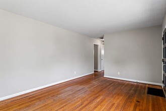 1601 Crystal Ln in Greensboro, NC - Building Photo - Building Photo