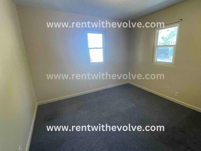 225 S Angle St in Dunkirk, IN - Building Photo - Building Photo