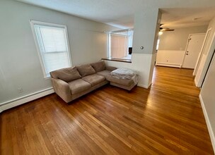 30 Juniper St, Unit 30 Juniper St in New Bedford, MA - Building Photo - Building Photo