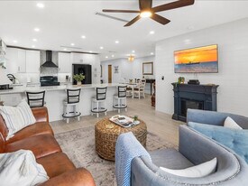 692 106th Ave N in Naples, FL - Building Photo