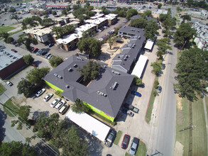 Palmera Apartments in Dallas, TX - Foto de edificio - Building Photo