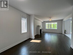 22 Amber Dr in Wasaga Beach, ON - Building Photo - Building Photo