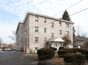 Essex House in West Haven, CT - Foto de edificio - Building Photo