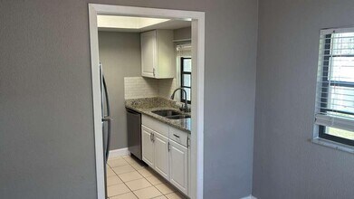 600 N Grove St in Eustis, FL - Foto de edificio - Building Photo