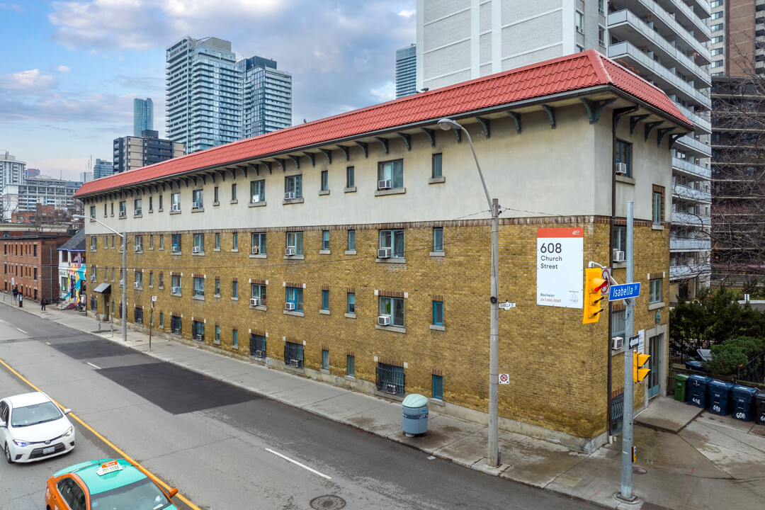 608 Church Street in Toronto, ON - Building Photo