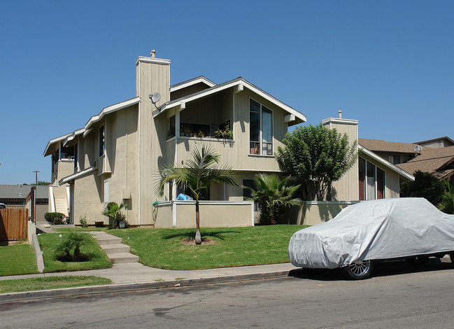 23201 Saguaro St in Lake Forest, CA - Building Photo - Building Photo