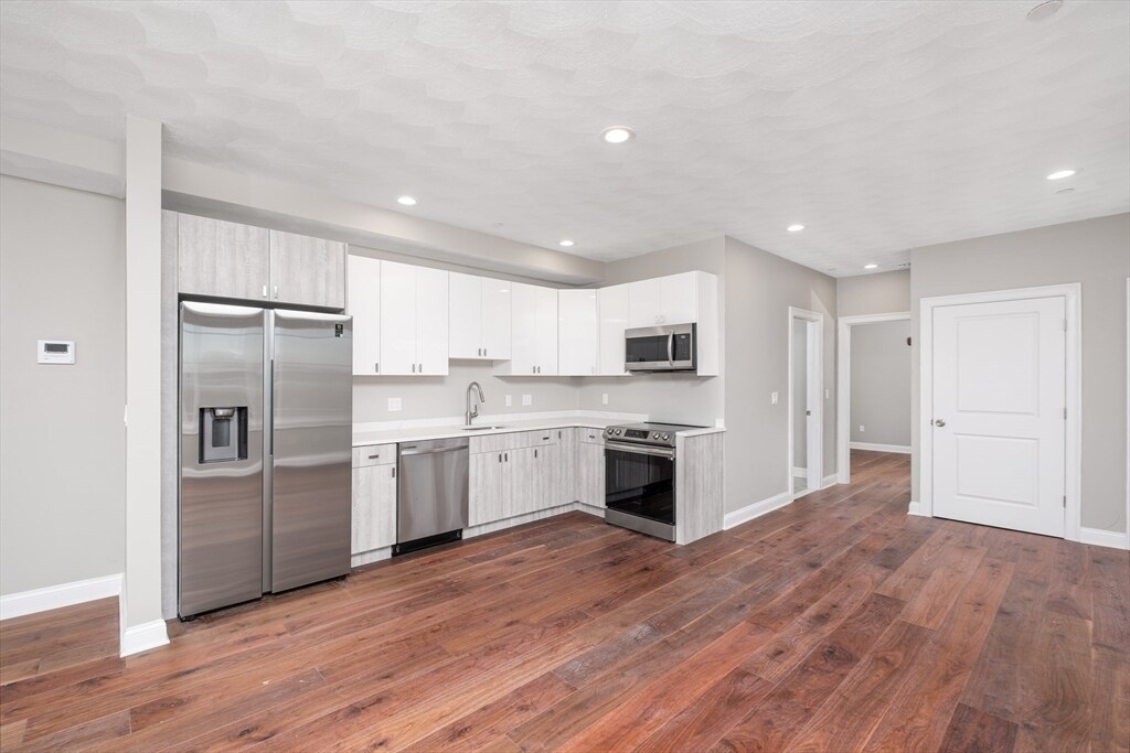 131 Addison St, Unit #1 in Boston, MA - Building Photo