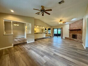 30944 Deal Dr in Sorrento, FL - Building Photo - Building Photo