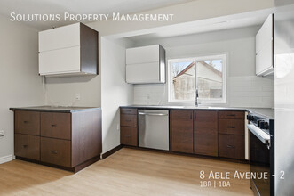 8 Able Ave in Brantford, ON - Building Photo - Building Photo