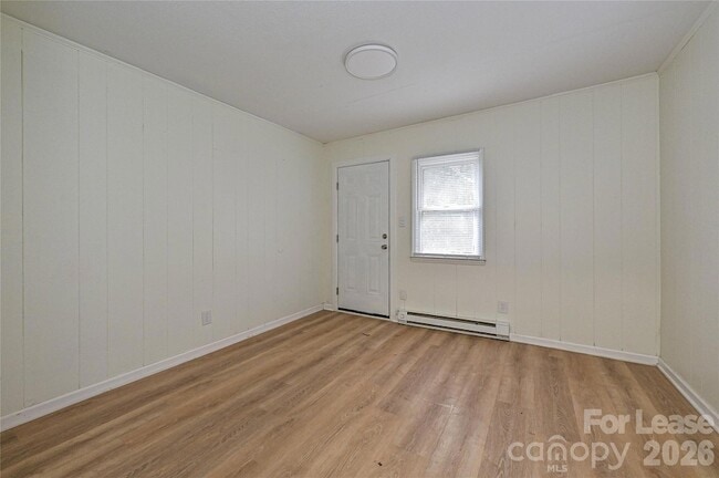 300 E Hudson St, Unit 1100-1131 in Monroe, NC - Foto de edificio - Building Photo