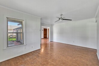 2044 Thonig Rd in Houston, TX - Building Photo - Building Photo