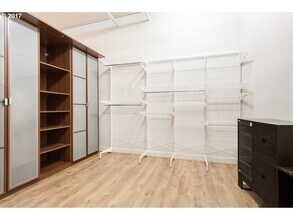 1314 NW Irving St in Portland, OR - Building Photo - Building Photo