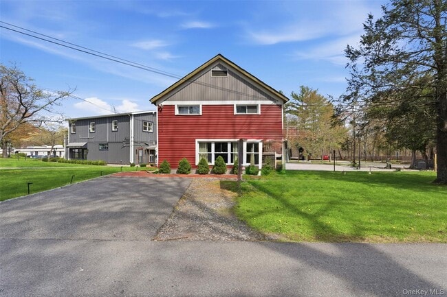 4 Lower Trinity Pass Rd in Pound Ridge, NY - Building Photo - Building Photo