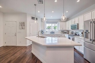 10643 Sariah Skye Ave in Las Vegas, NV - Building Photo - Building Photo