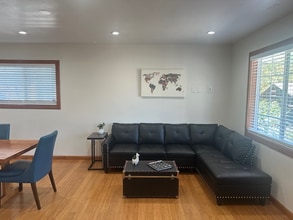 1218 86th Ave in Oakland, CA - Building Photo - Building Photo
