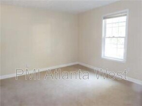 1942 Glenwood Downs Dr in Decatur, GA - Building Photo - Building Photo