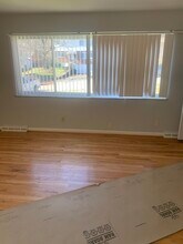 4948 Charlemar Dr, Unit 2nd Floor in Cincinnati, OH - Building Photo - Building Photo