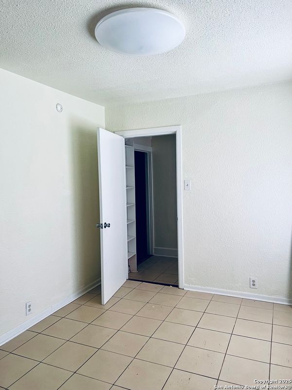 243 Maplewood Ln in San Antonio, TX - Building Photo - Building Photo