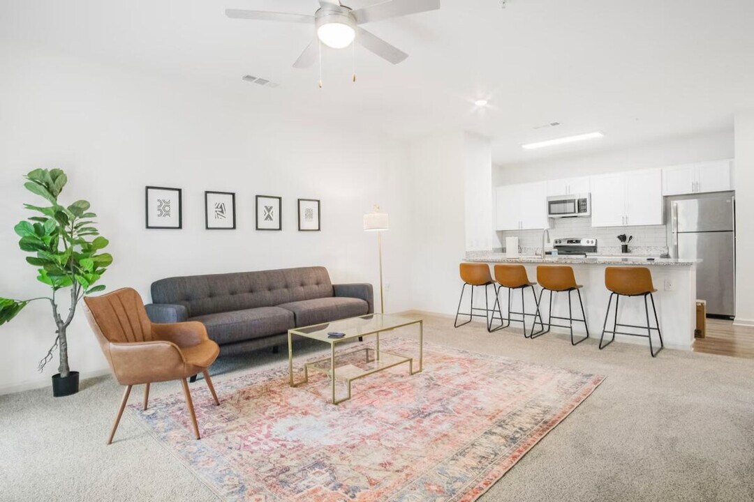 8325 Coventry Ct in North Charleston, SC - Building Photo