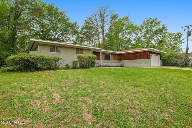 1315 Kimwood Dr, Unit 304 Poplar St - Unit A in Jackson, MS - Building Photo - Building Photo