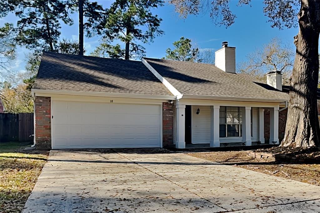 18 Quiet Peace Pl in Spring, TX - Building Photo