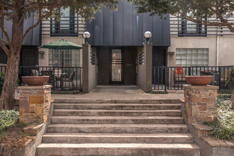 Parkwood Condos in Dallas, TX - Building Photo - Building Photo