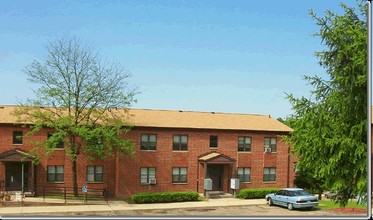 Thomas Village Apartments in Gibsonia, PA - Building Photo - Building Photo