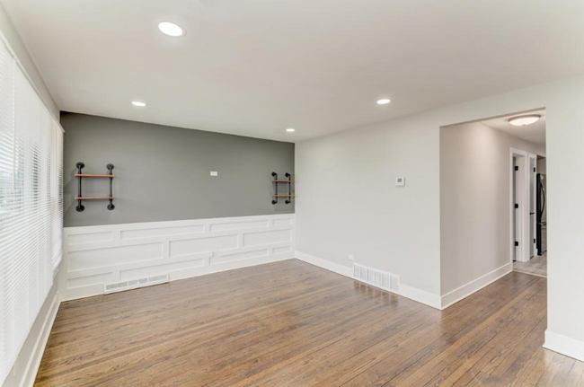 property at 11209 S Laflin St