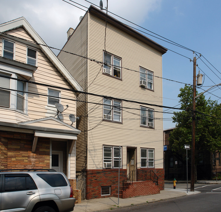 116 Niagara St in Newark, NJ - Foto de edificio