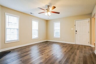 5640 Tealbrook Dr in Raleigh, NC - Foto de edificio - Building Photo