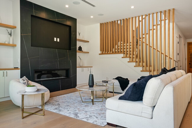 4425 Morse Ave in Los Angeles, CA - Building Photo - Building Photo