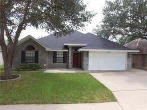 22 Mynah Ave in McAllen, TX - Building Photo - Building Photo