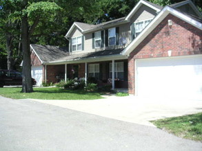 Forestry Park Apartments in Henryville, IN - Building Photo - Building Photo